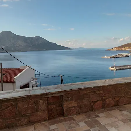 Bazakos' Luxury Sea Front Apartment Fourni Ikarias Exterior photo