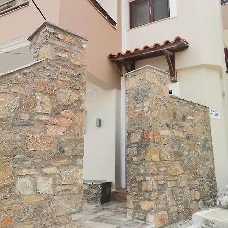 Bazakos' Luxury Sea Front Apartment Fourni Ikarias Exterior photo