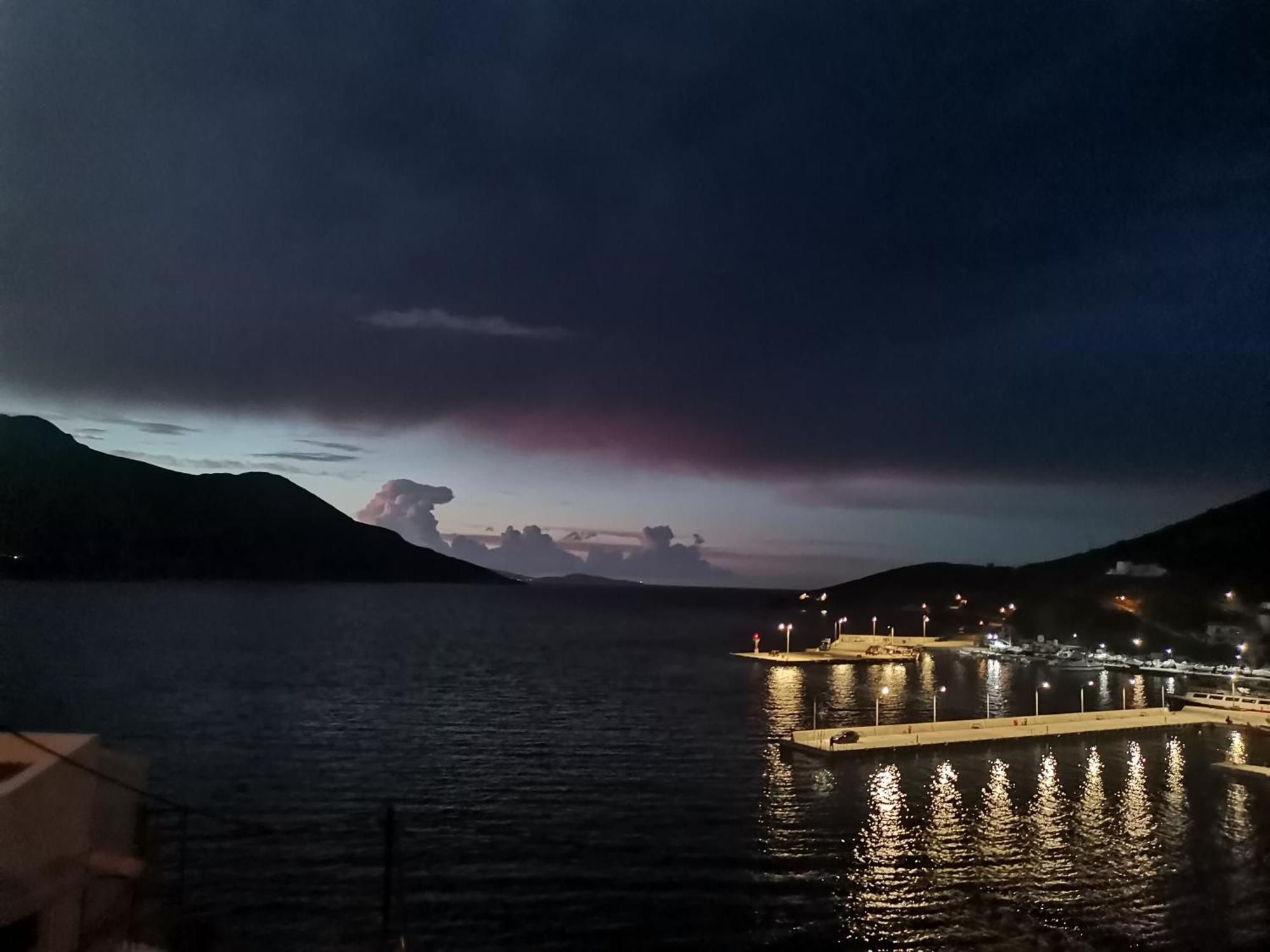 Bazakos' Luxury Sea Front * Fourni Ikarias