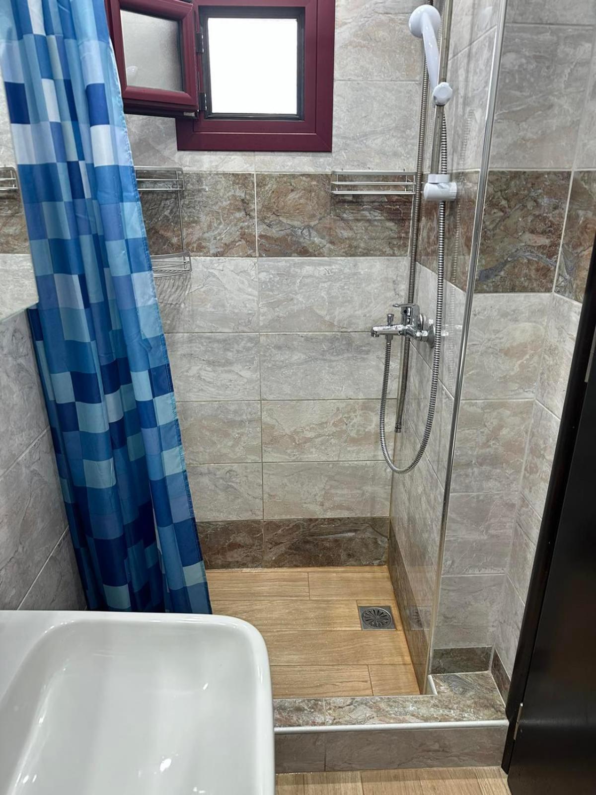 Apartment Bazakos' Luxury Sea Front Fourni Ikarias